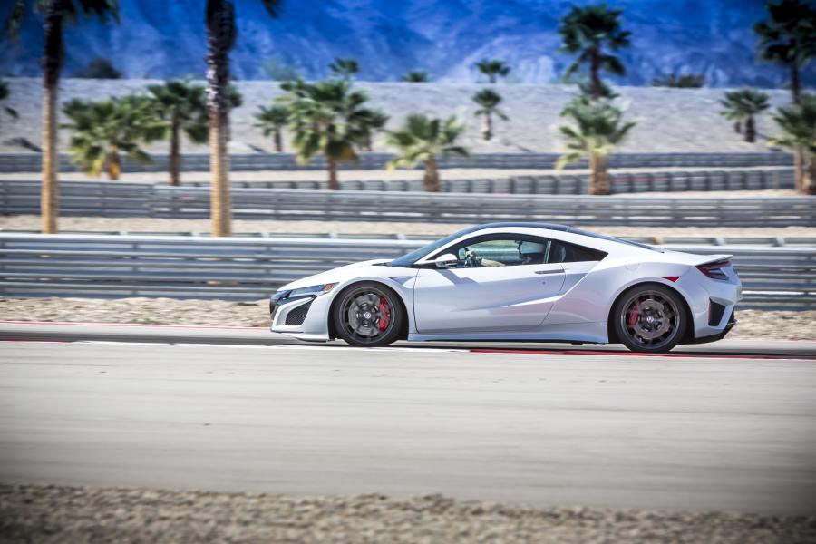  Acura NSX 2016 года  (NA) (фото 99 из 286)